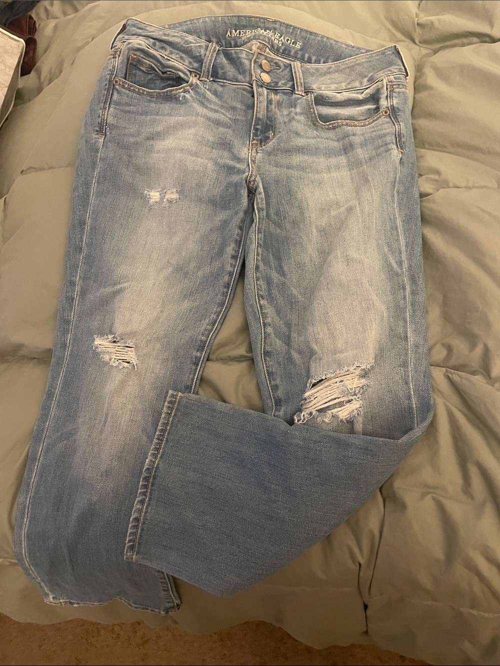 American Eagle Outfitters Light Blue Distressed Jeans